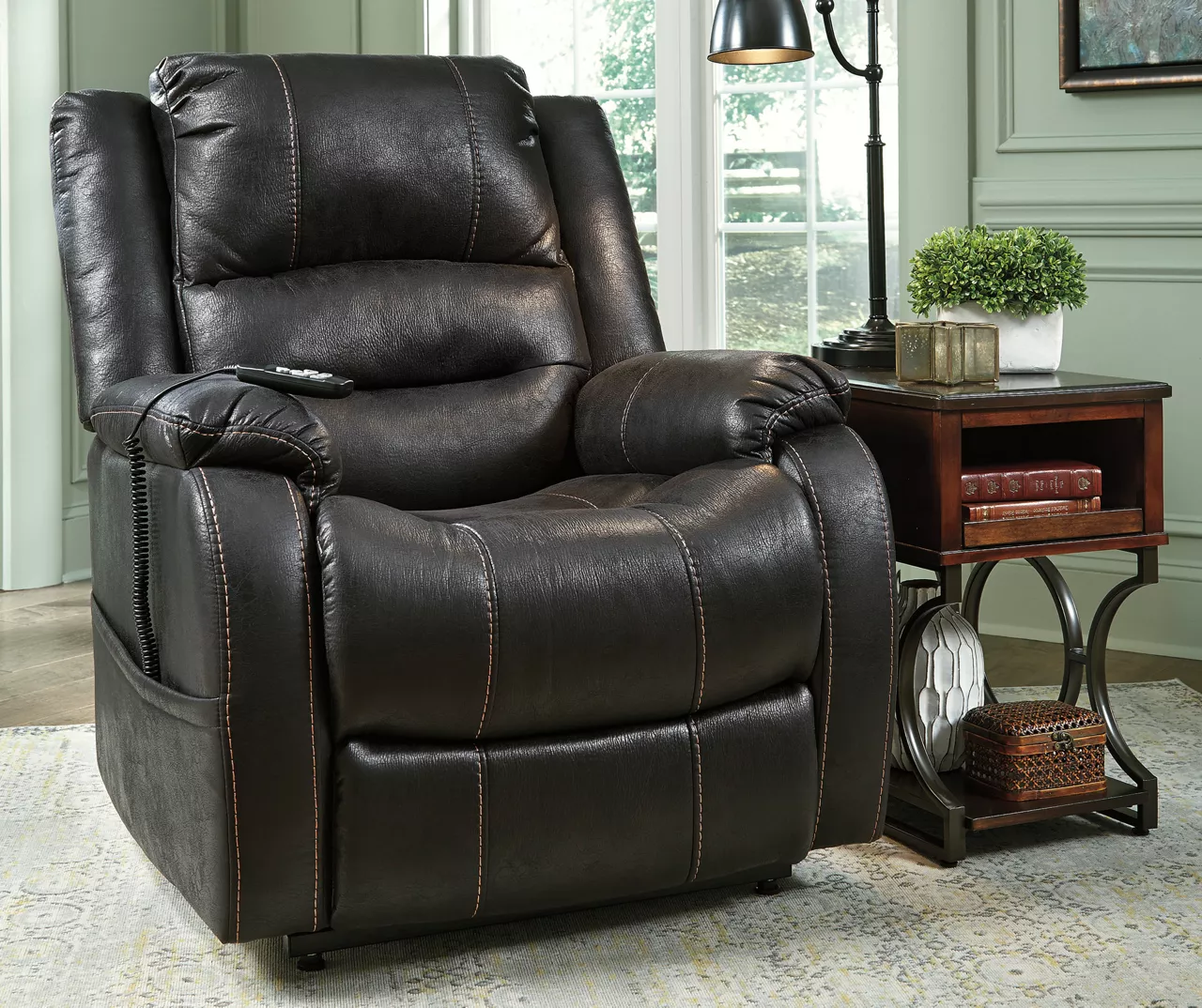 Yandel Black Power Lift Recliner