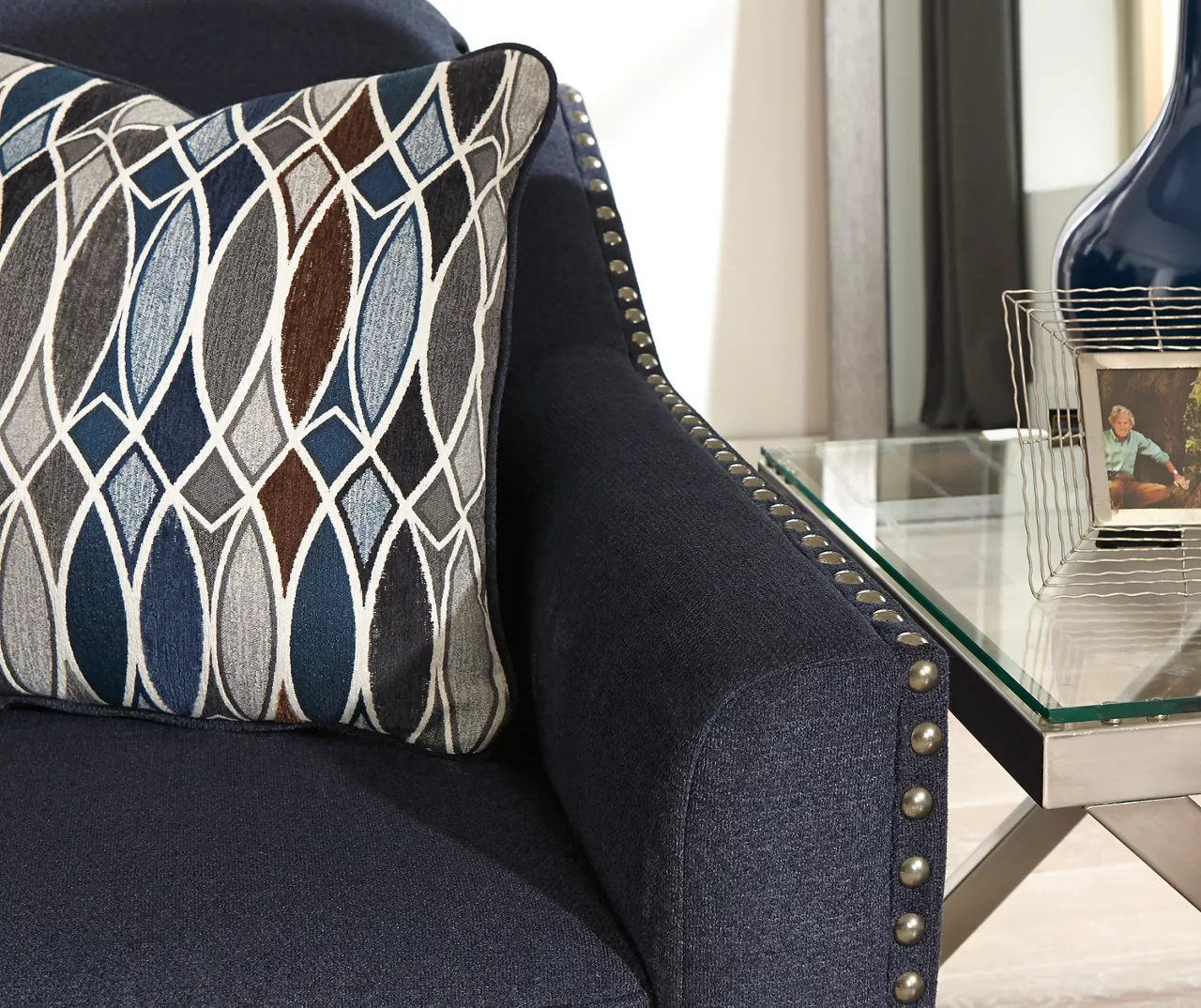 Creeal Heights Midnight Blue Loveseat - Image 3