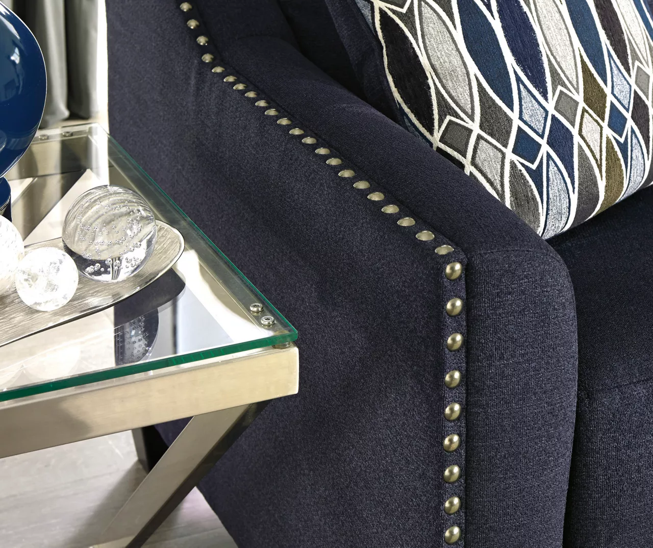 Creeal Heights Midnight Blue Loveseat - Image 4