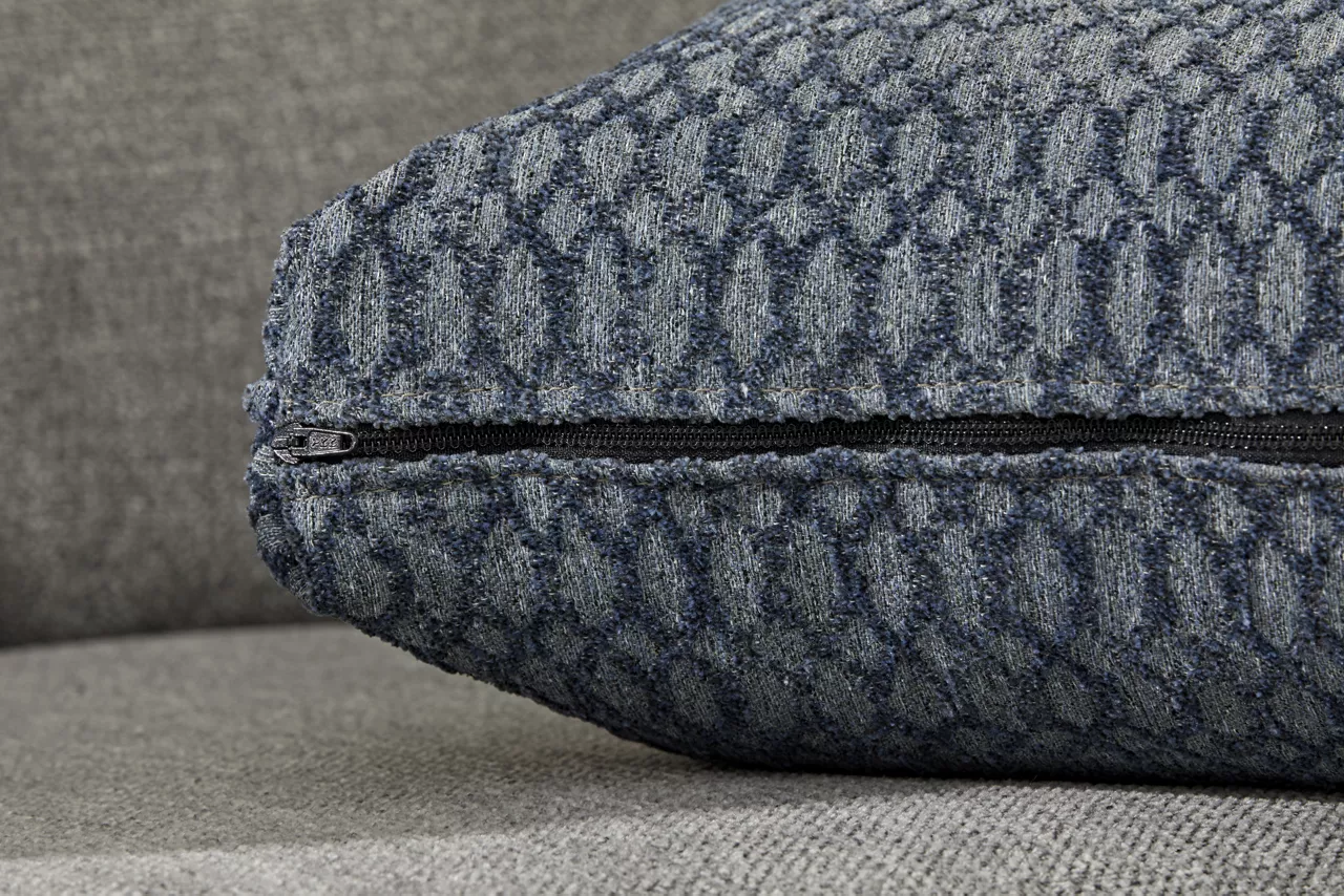 Broyhill Naples Living Room Sectional - Image 7