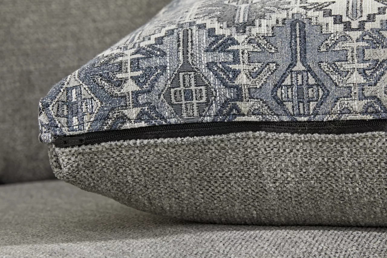 Broyhill Naples Living Room Sectional - Image 8