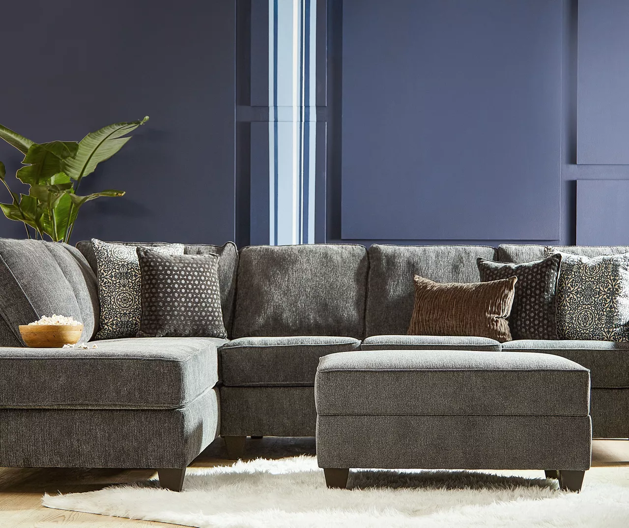 Broyhill Tripoli Slate Sectional - Image 3